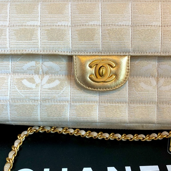 CHANEL 💛 Metallic Gold White Rectangular Convertible Clutch East West Flap Bag - Picture 5 of 17